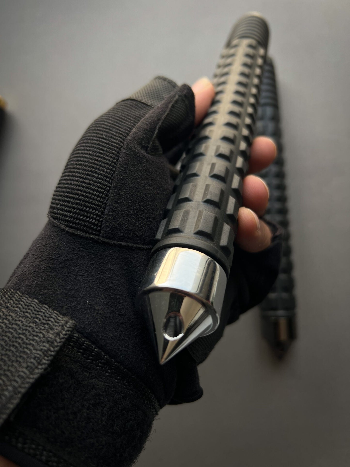 New Design Extendable Tactical baton with glass breaker